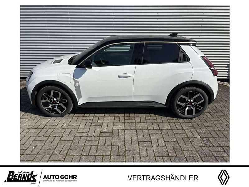 Neu Renault 5 E-Tech Komfort 110 kW (150 PS) 2026 Perlmuttweiã metallic, dach blackpearlschwarz Kleinwagen