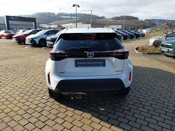 Gebraucht Toyota Yaris Hybrid Connect Style 116 PS (85 kW) 2022 Platinumweiss perleffekt