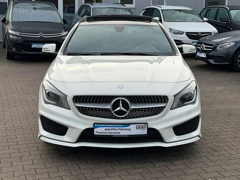 Gebraucht Mercedes CLA180 Shooting Brake AMG line 122 PS (89 kW) 2015 Calcitweiss  unilack Kombi