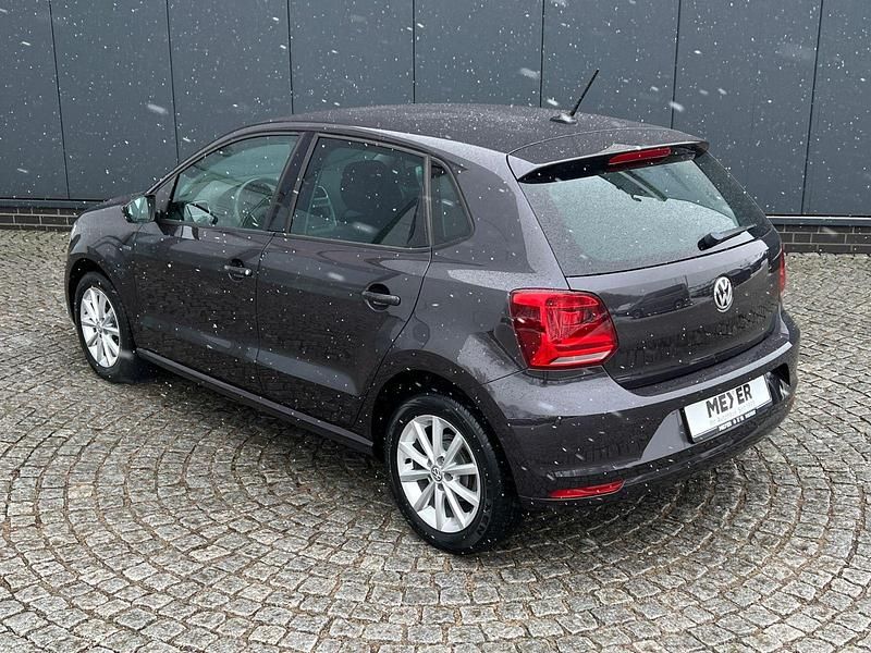 Gebraucht VW Polo LOUNGE 75 PS (55 kW) 2015 Grau Kleinwagen