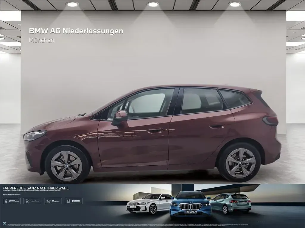 Gebraucht BMW 220 Active Tourer Luxury Line 156 PS (114 kW) 2025 Rot Van / Kleinbus