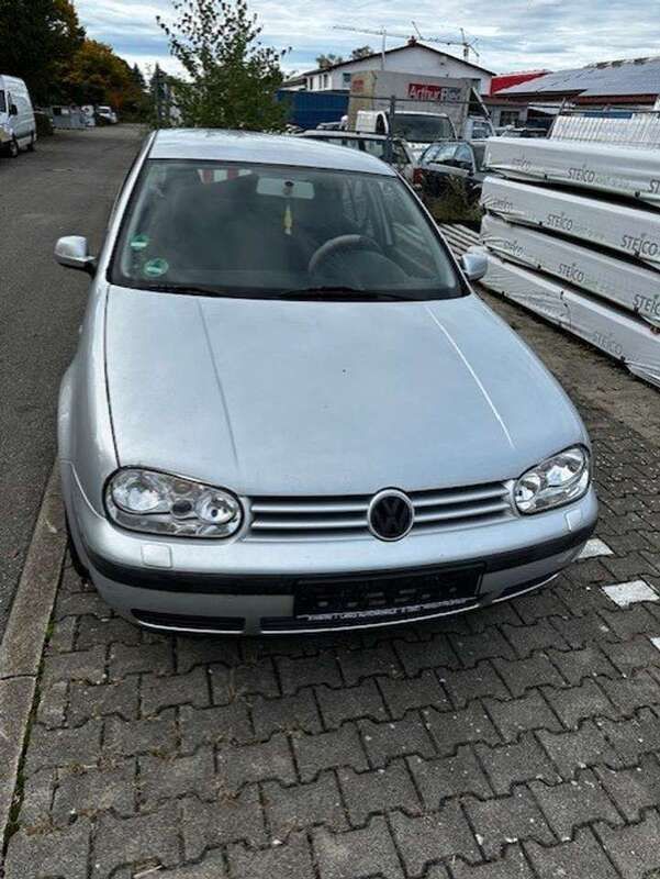 Silber Gebraucht 2001 VW Golf IV Comfortline Limousine | 850 € - Bild 1/4