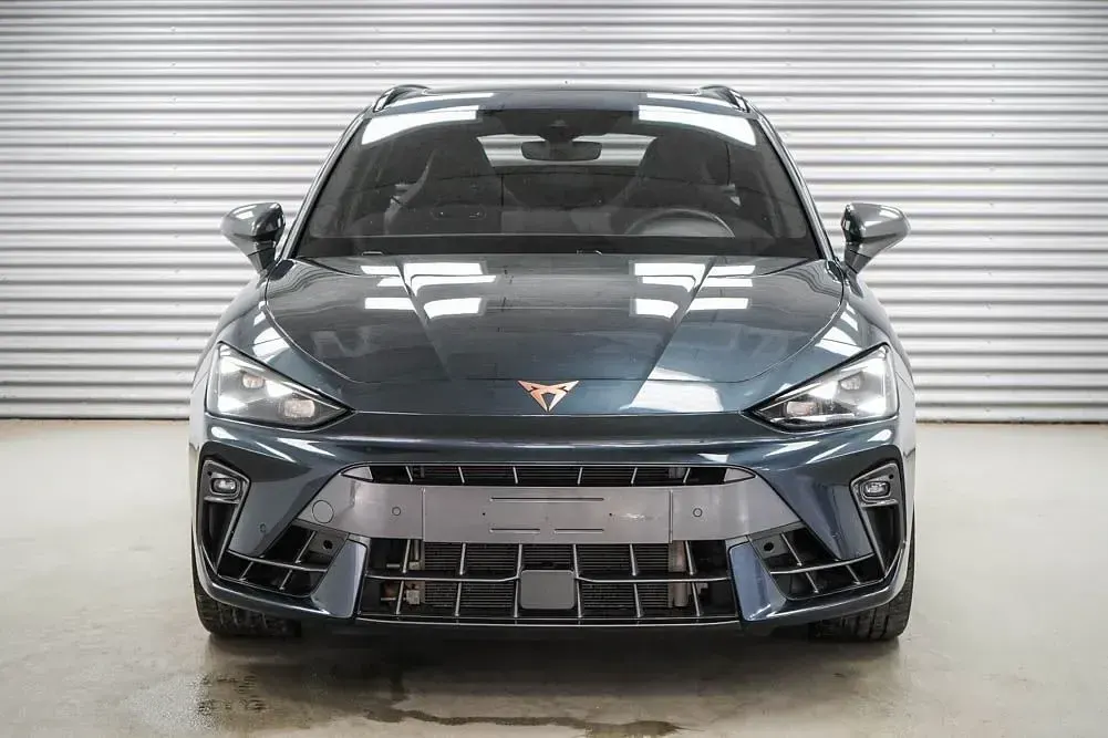 Gebraucht Cupra Leon VZ 333 PS (244 kW) 2025 Grau Limousine