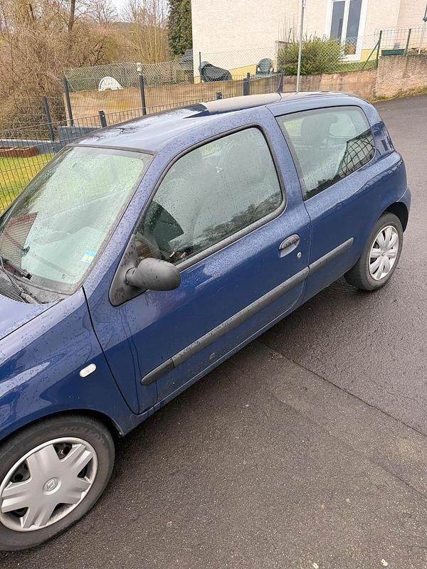 Gebraucht Renault Clio II 58 PS (42 kW) 2007 Blau Kleinwagen