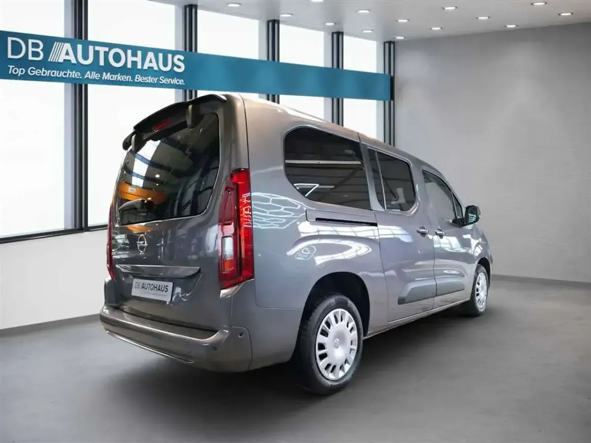Używany Opel Combo Life Elegance 131 KM (96 kW) 2022 Szary Minivan
