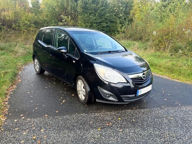 Gebraucht Opel Meriva Design Edition 110 PS (80 kW) 2011 Schwarz Van / Kleinbus