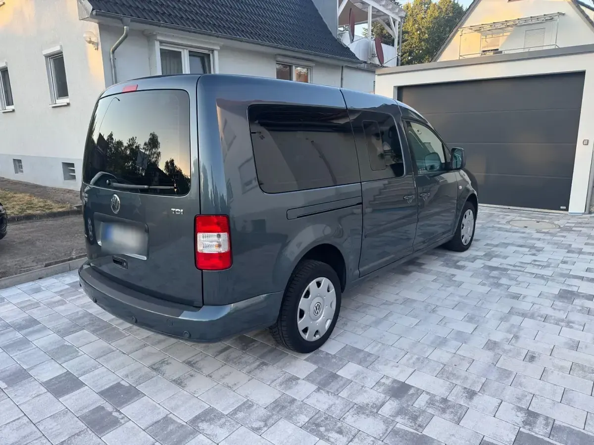 Gebraucht VW Caddy Maxi 105 PS (77 kW) 2009 Grau Van / Kleinbus