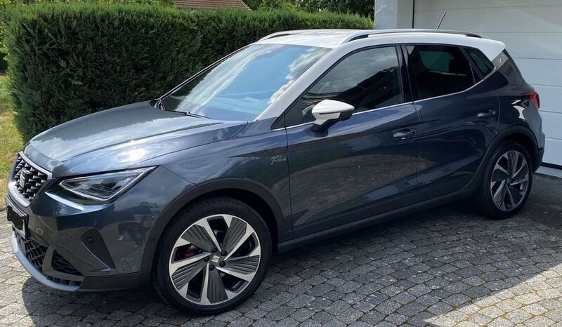 Grau Gebraucht 2023 Seat Arona FR SUV | 23.500 € (Guter Preis) - Bild 1/4