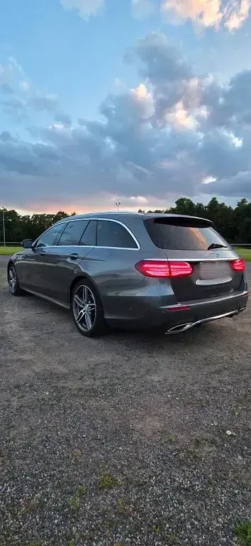 Gebraucht Mercedes E200 184 PS (135 kW) 2017 Grau Limousine