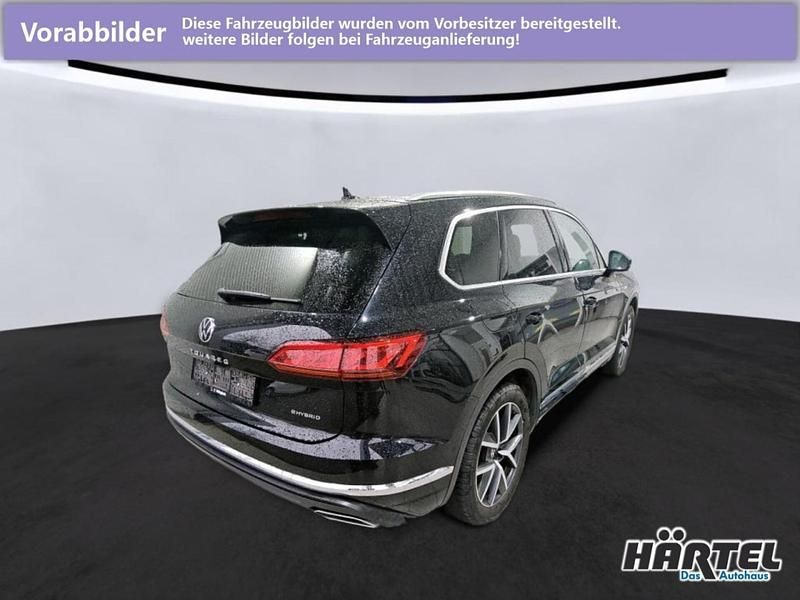 Gebraucht VW Touareg Elegance 381 PS (280 kW) 2021 Deep black perleffekt, pearl effect SUV