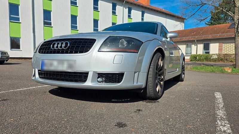 Second-hand Audi TT 240 CP (176 kW) 2000 Argintiu Coupe