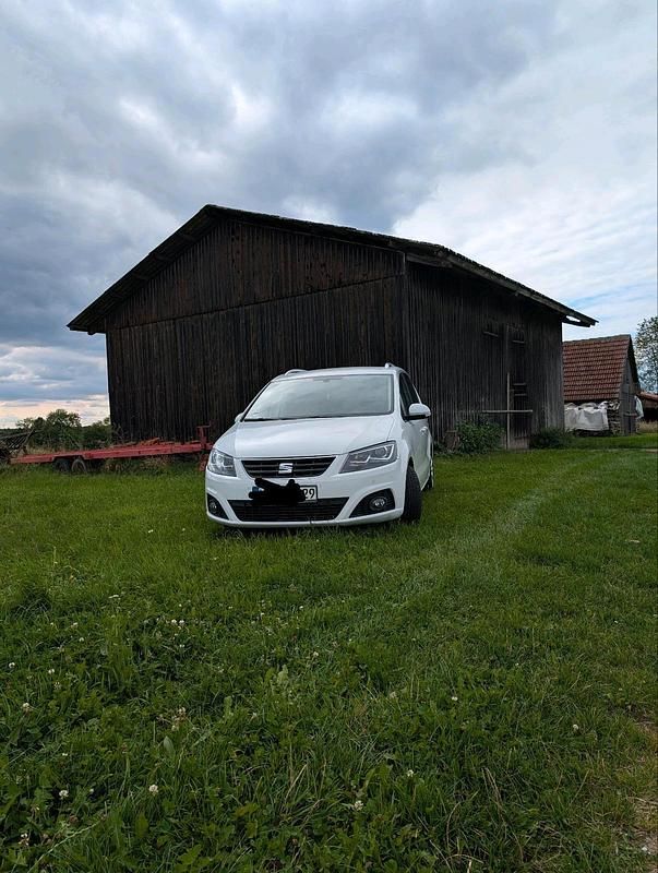 Weiß Gebraucht 2016 Seat Alhambra Van / Kleinbus | 19.900 € (Fairer Preis) - Bild 1/4
