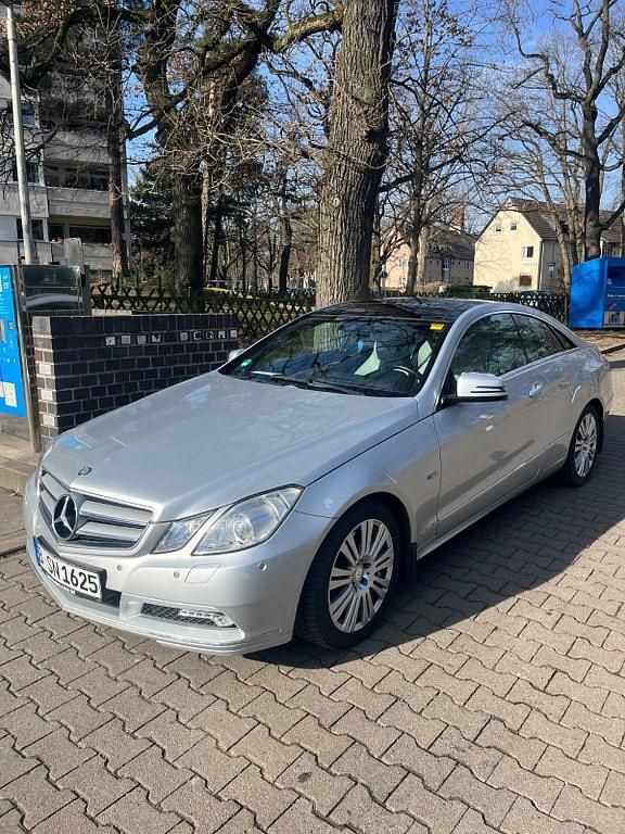 Second-hand Mercedes E250 204 CP (150 kW) 2010 Gri Coupe