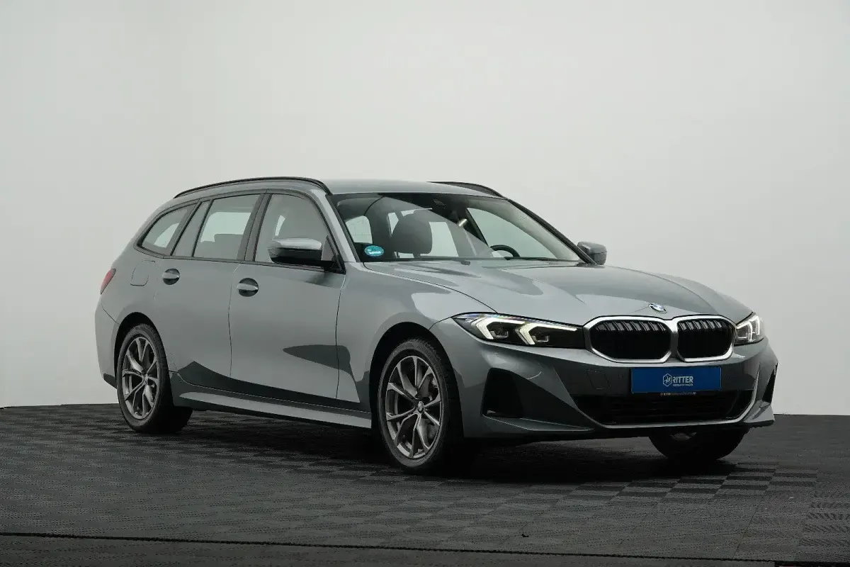 Gebraucht BMW 320 Shadowline 190 PS (139 kW) 2024 Grau Kombi
