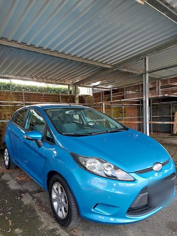 Gebraucht Ford Fiesta 90 PS (66 kW) 2009 Blau Kleinwagen