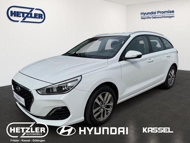Weiß Gebraucht 2019 Hyundai i30 Trend Kombi | 13.990 € (Etwas zu teuer) - Bild 1/4