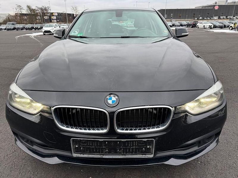 Gebraucht BMW 318 150 PS (110 kW) 2016 Schwarz Kombi