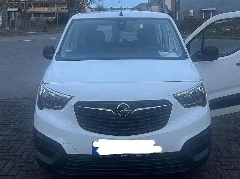 Weiß Gebraucht 2021 Opel Combo Life XL Edition Van / Kleinbus | 14.750 € (Guter Preis) - Bild 1/4
