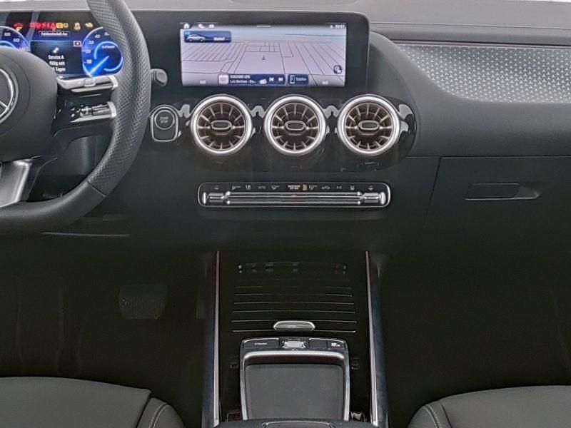 Gebraucht Mercedes EQA300 Electric Art 167 kW (228 PS) 2024 Silber hightech silver metallic SUV