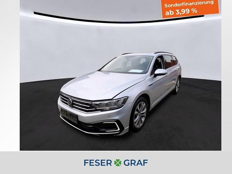 Scale silver metallic Gebraucht 2022 VW Passat GTE Kombi | 24.950 € (Fairer Preis) - Bild 1/3