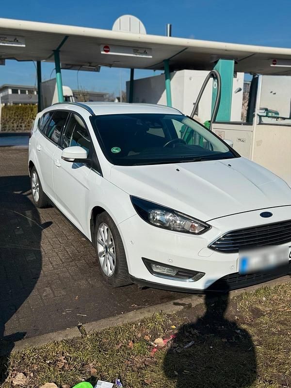 Gebraucht Ford Focus Titanium 125 PS (91 kW) 2016 Weiß Kombi