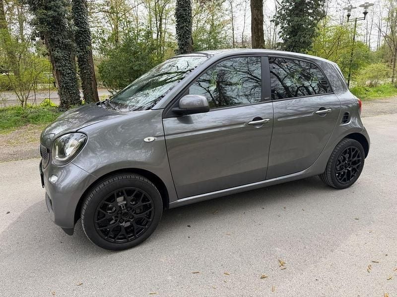 Gebraucht Smart ForFour Passion 90 PS (66 kW) 2018 Grau Kleinwagen