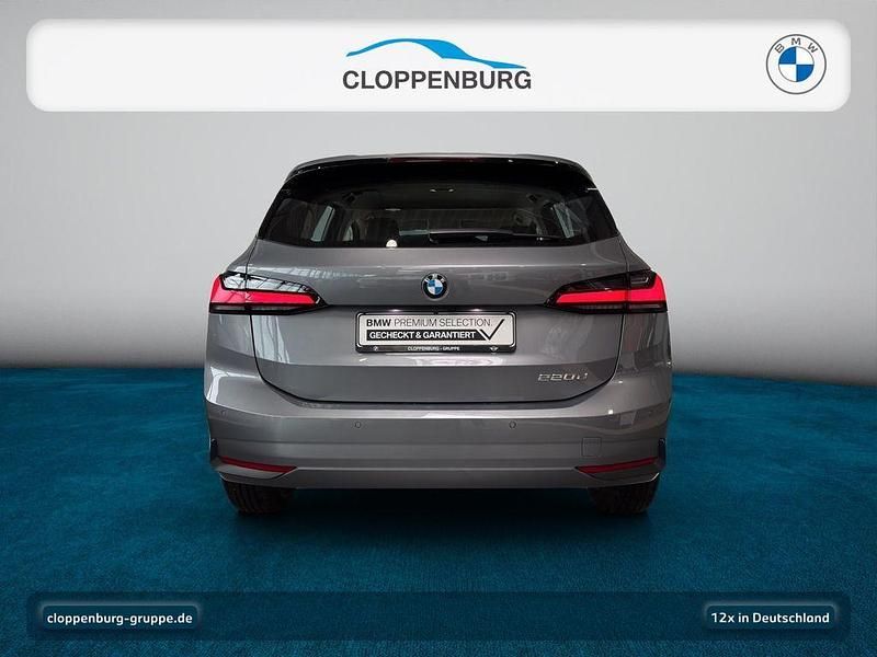 Gebraucht BMW 220 Performance 163 PS (119 kW) 2025 Grau Van / Kleinbus