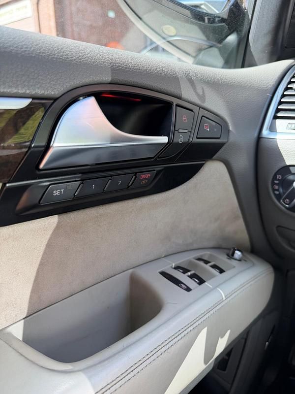 Second-hand Audi Q7 245 CP (180 kW) 2009 Negru SUV