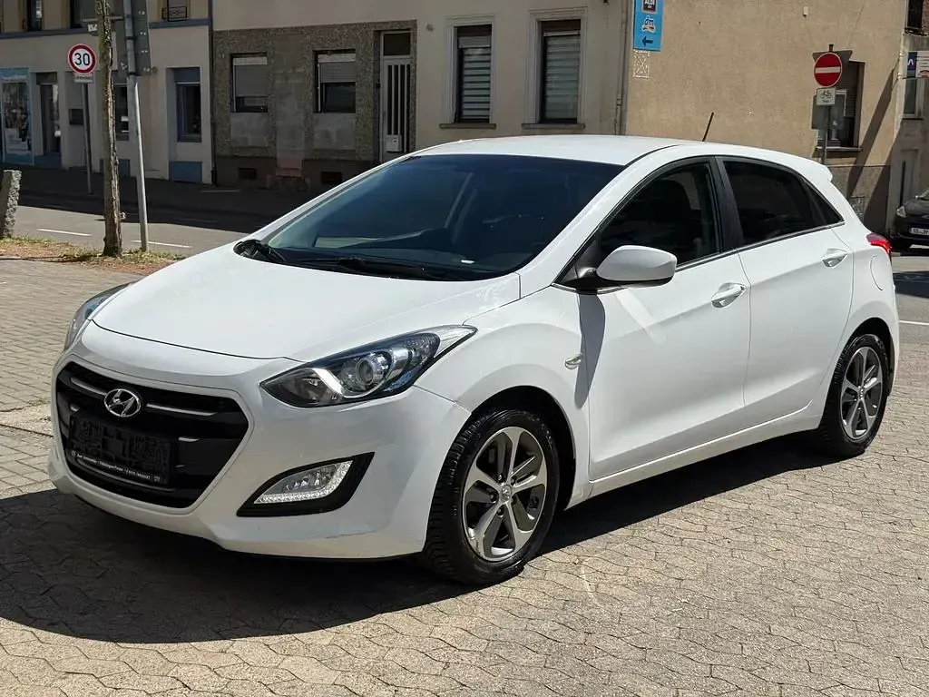 Gebraucht Hyundai i30 Style 136 PS (100 kW) 2016 Limousine