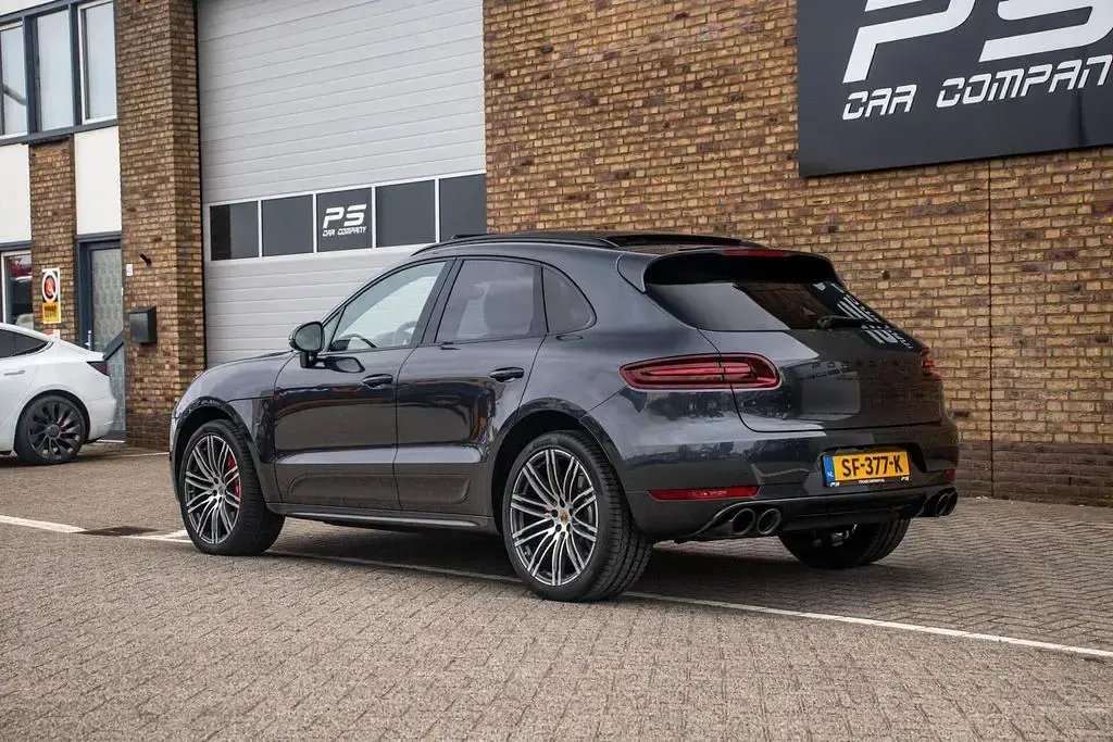 Gebraucht Porsche Macan Turbo Performance Package 441 PS (324 kW) 2018 Grau SUV