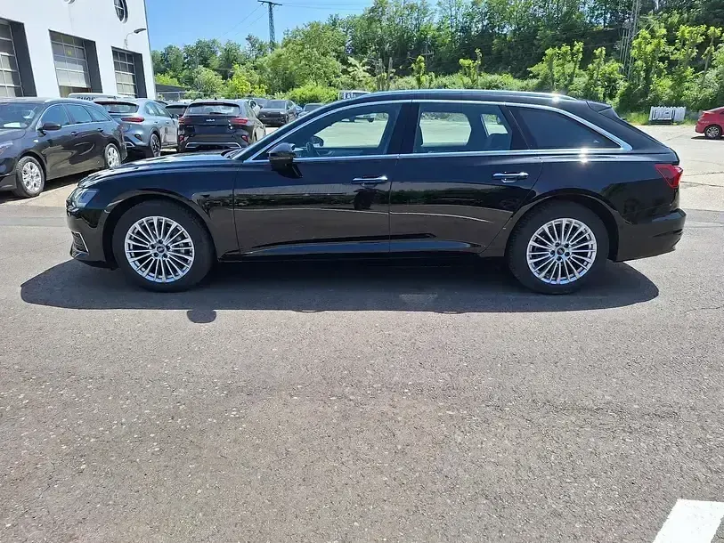 Gebraucht Audi A6 Design 204 PS (150 kW) 2022 Mythosschwarz metallic Limousine