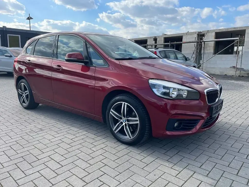 Gebraucht BMW 220 Active Tourer Sport Line 192 PS (141 kW) 2015 Rot Van / Kleinbus