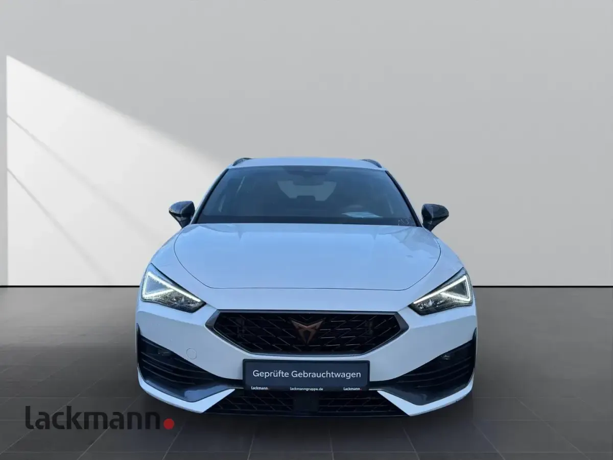 Gebraucht Cupra Leon VZ 300 PS (220 kW) 2024 Weiß Limousine