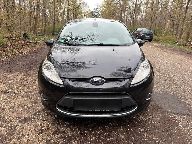 Gebraucht Ford Fiesta 95 PS (69 kW) 2011 Schwarz Kleinwagen