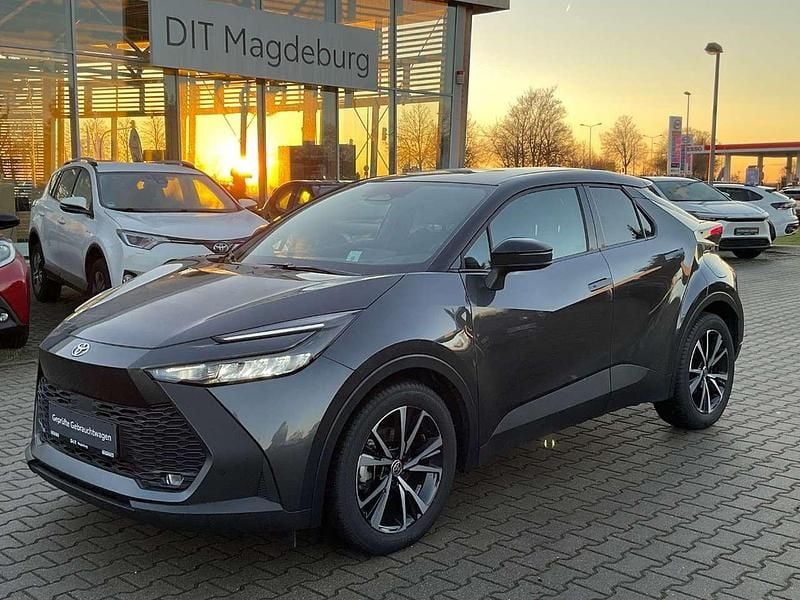 Gebraucht Toyota C-HR Team 140 PS (102 kW) 2024 Grey metallic / black SUV
