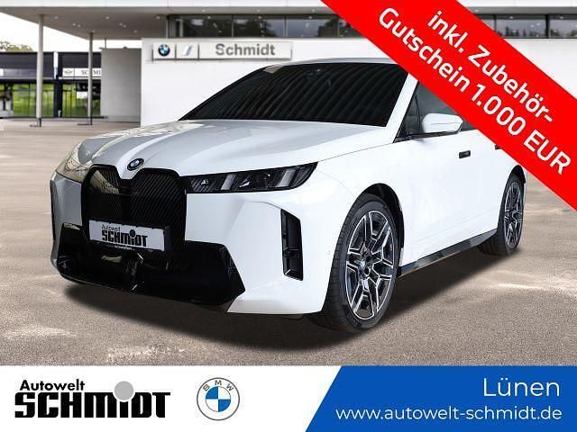 Alpinweiß Neu 2025 BMW iX M Sport SUV | 77.900 € (Superpreis) - Bild 1/4