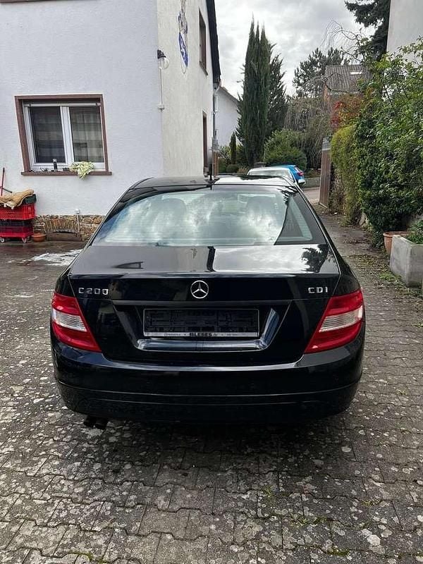 Gebraucht Mercedes C200 136 PS (100 kW) 2010 Schwarz Limousine