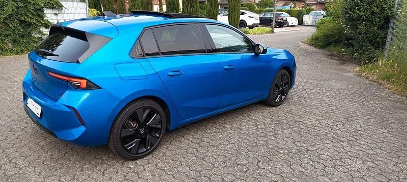 Gebraucht Opel Astra 114 kW (156 PS) 2023 Blau Limousine