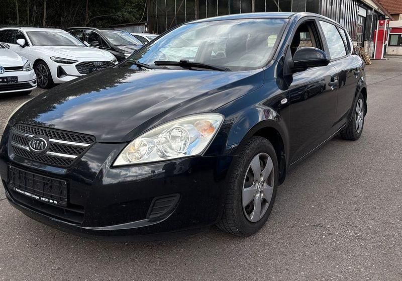 Schwarz Gebraucht 2009 Kia Ceed LX Limousine | 2.300 € (Etwas zu teuer) - Bild 1/4