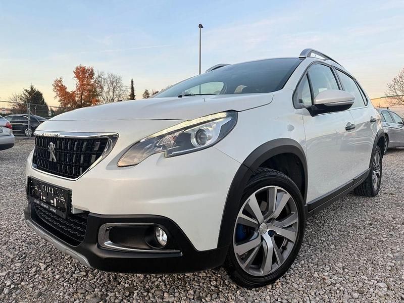 Lack weiss perlglänzend/metall Gebraucht 2016 Peugeot 2008 Allure SUV | 11.490 € (Fairer Preis) - Bild 1/4