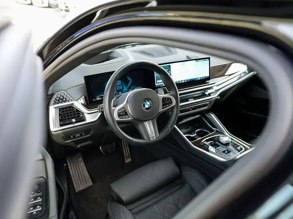 Gebraucht BMW X6 Comfort Edition 352 PS (258 kW) 2025 Saphirschwarzmetallic SUV