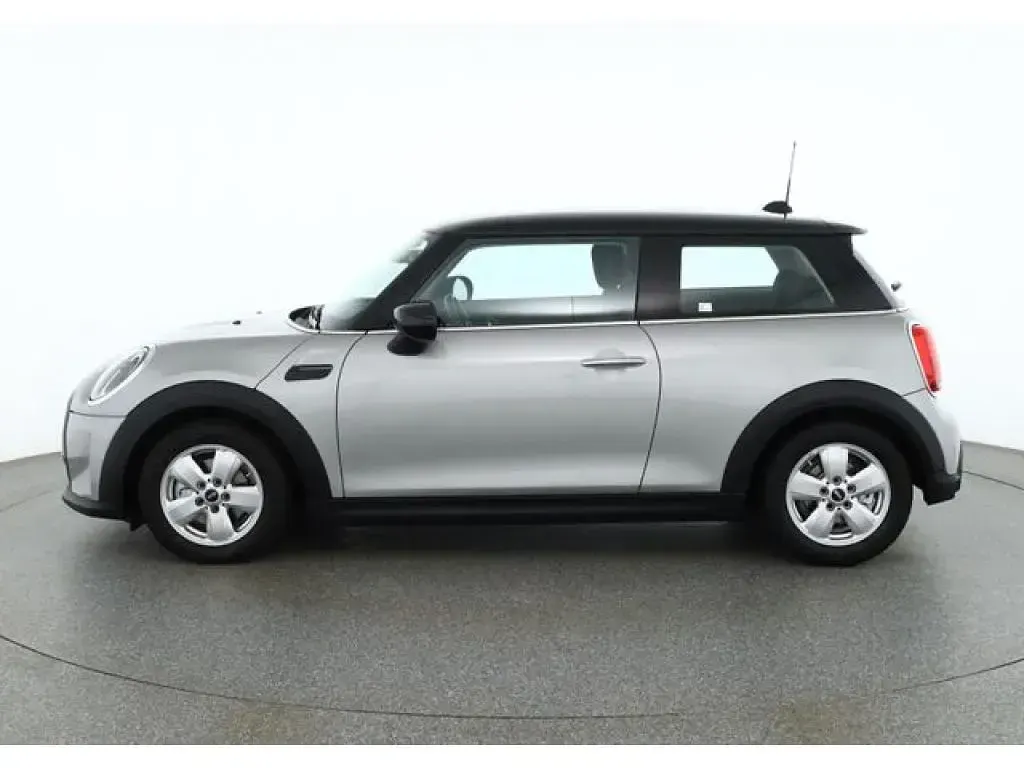Gebraucht Mini Cooper 136 PS (100 kW) 2023 Melting silver iii (metallic) Kleinwagen