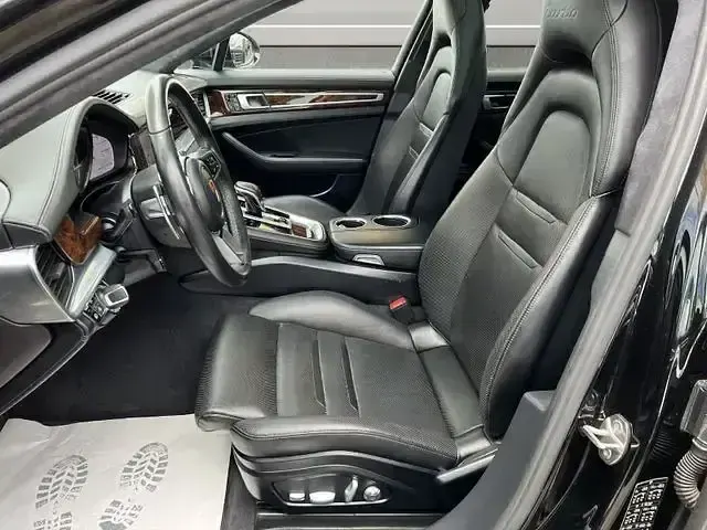 Gebraucht Porsche Panamera Turbo 549 PS (403 kW) 2018 Schwarz Kleinwagen