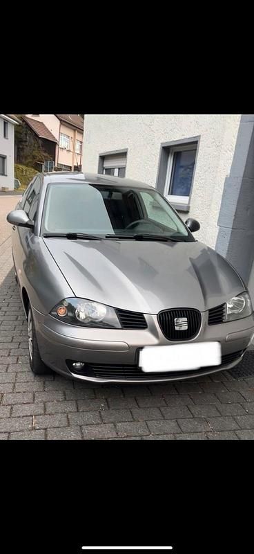 Grau Gebraucht 2005 Seat Ibiza Kleinwagen | 1.700 € (Etwas zu teuer) - Bild 1/3