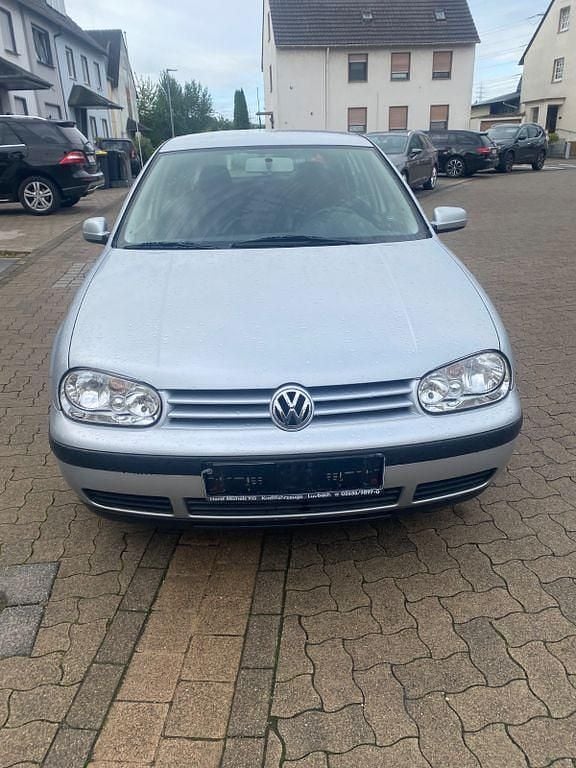 Grau Gebraucht 2001 VW Golf IV Edition Limousine | 1.950 € (Guter Preis) - Bild 1/4