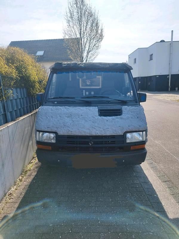 Second-hand Renault Trafic 57 CP (41 kW) 1990 Gri Monovolum