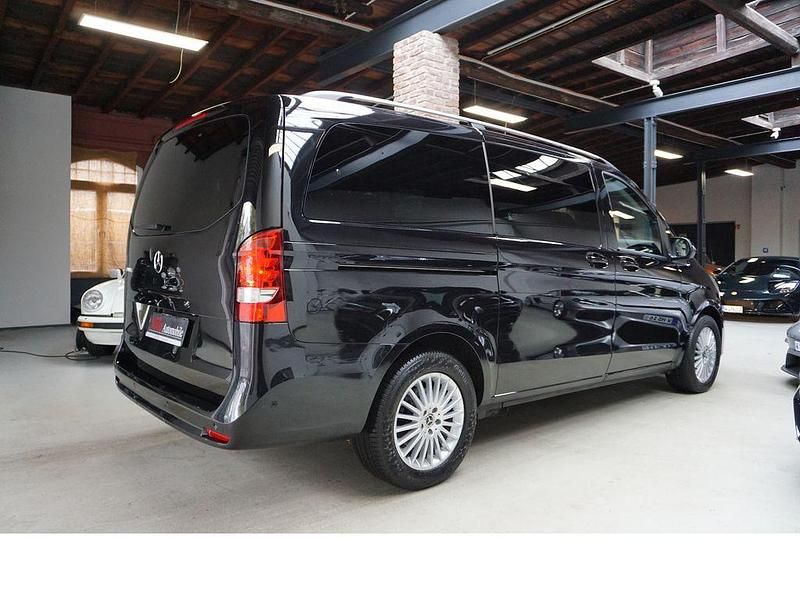 Gebraucht Mercedes V300 Edition 237 PS (174 kW) 2023 Schwarz Van / Kleinbus