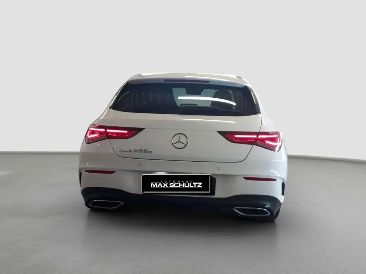 Gebraucht Mercedes CLA250e AMG line 218 PS (160 kW) 2022 Weiß Coupé