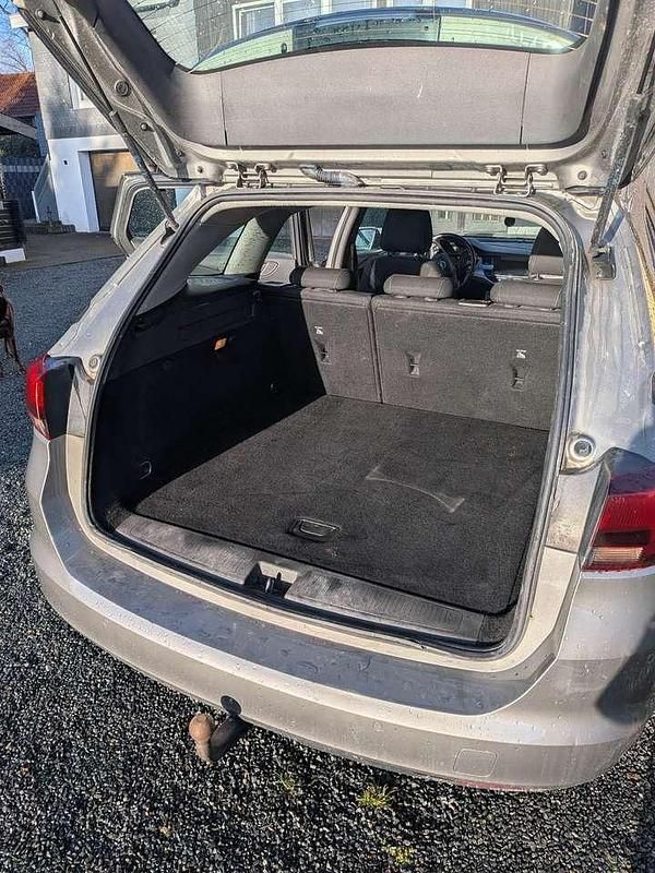 Gebraucht Opel Astra Edition 125 PS (91 kW) 2017 Grau Kombi