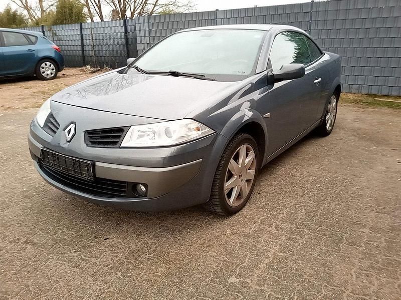 Gebraucht Renault Mégane Cabriolet Dynamique 111 PS (81 kW) 2006 Grau Cabrio